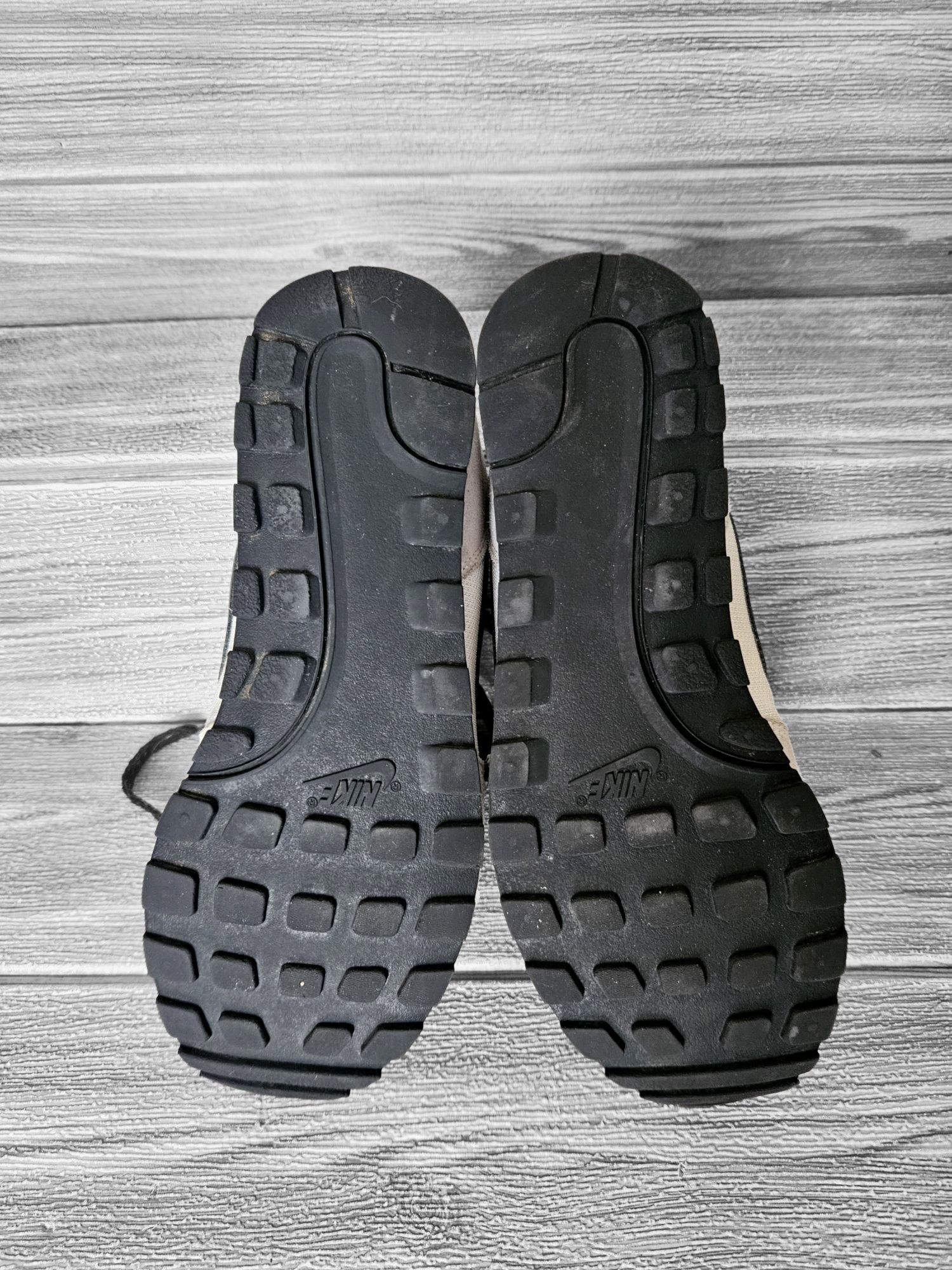 Sneakersy damskie Nike MD Runner sportowe biegowe lekkie zamszowe 40