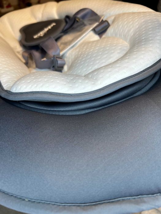 Leżaczek Babymoov Swoon Motion Zinc szaro-biały