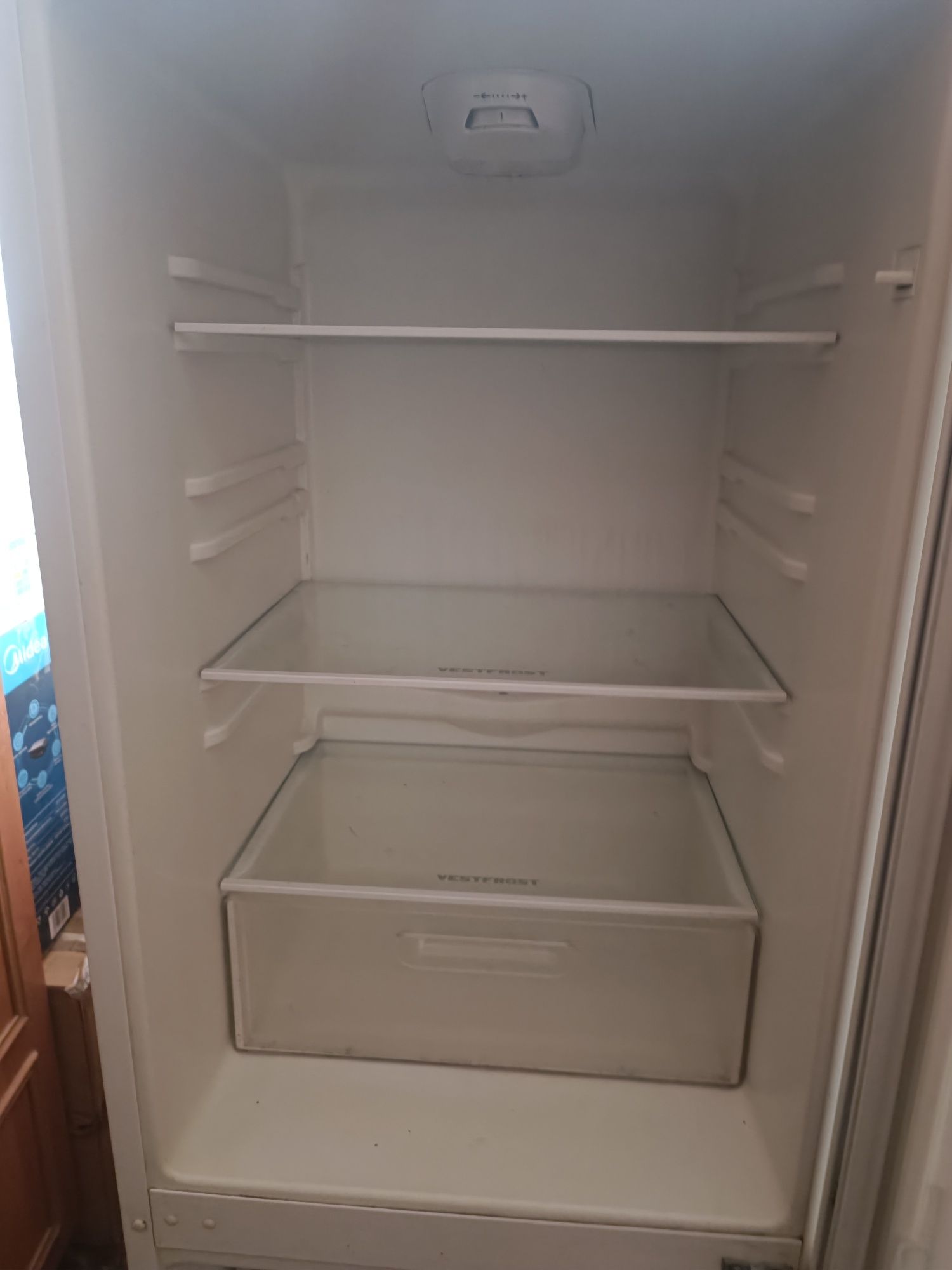 Продам холодильник