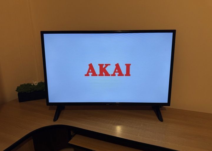 Телевизор смарт тв Akai 32 дюйма