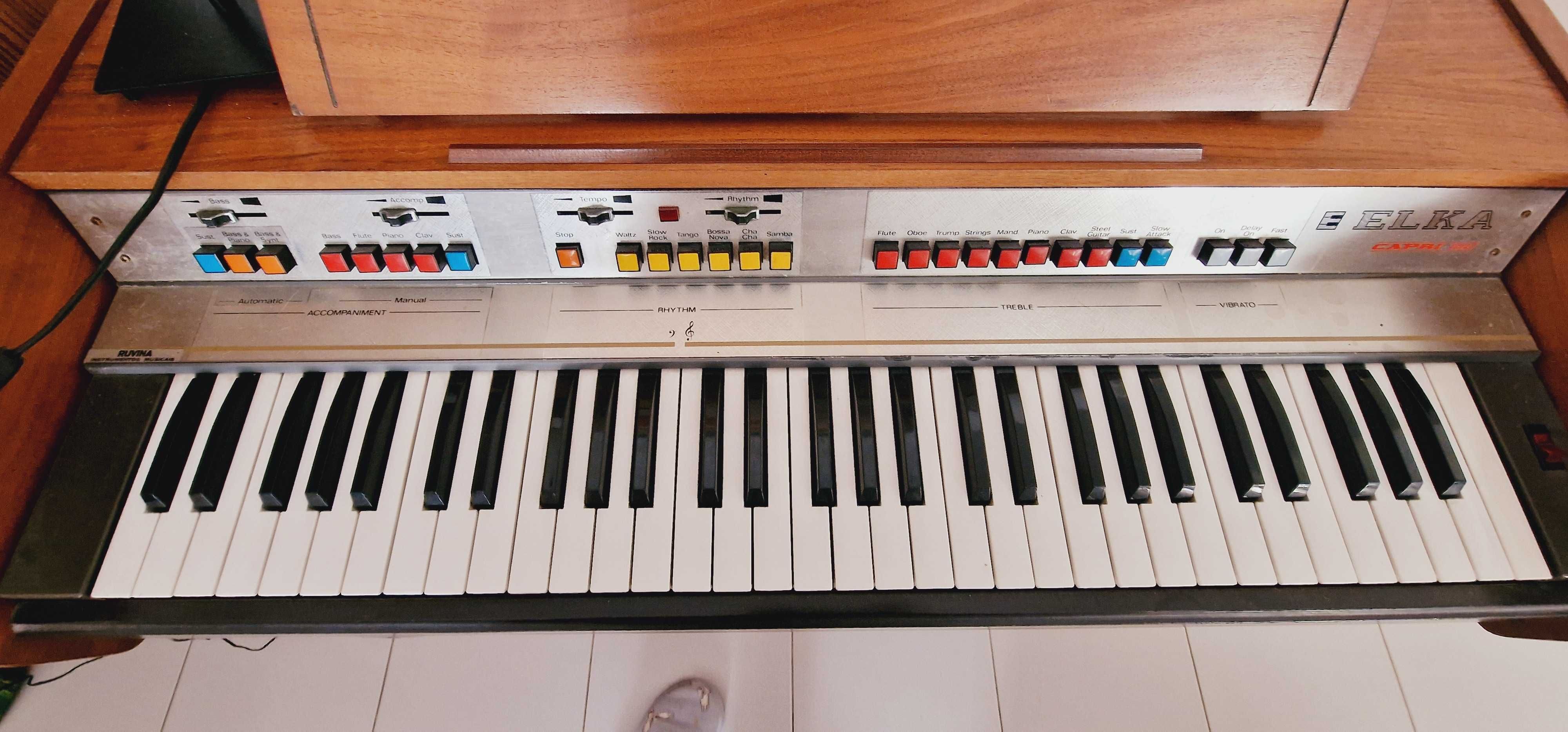 Vintage Órgão Elka Capri 101 Combo, 1976, fabricado em Itália.
