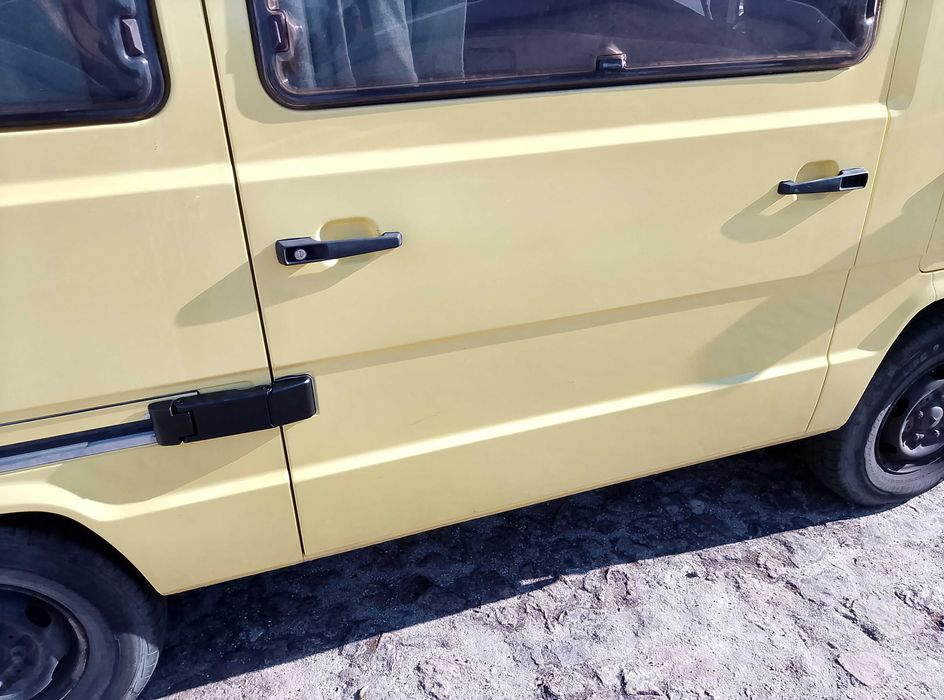 Suporte/Dobradiça de correr Porta lateral Mercedes MB100 / peça nova