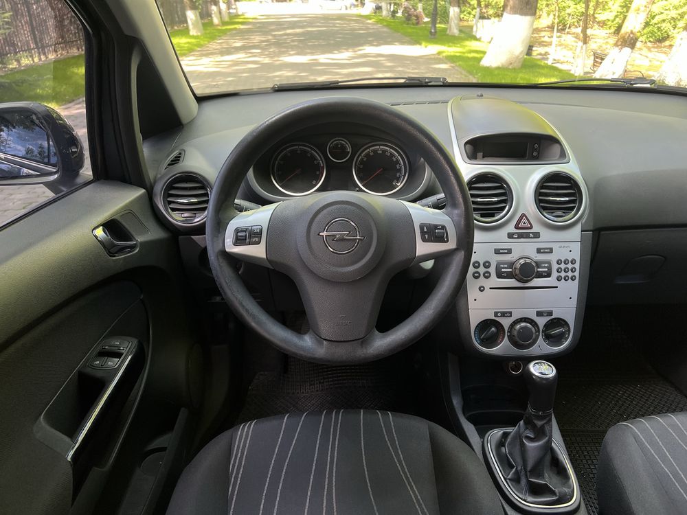 Opel Corsa 1.2 бензин 2008р