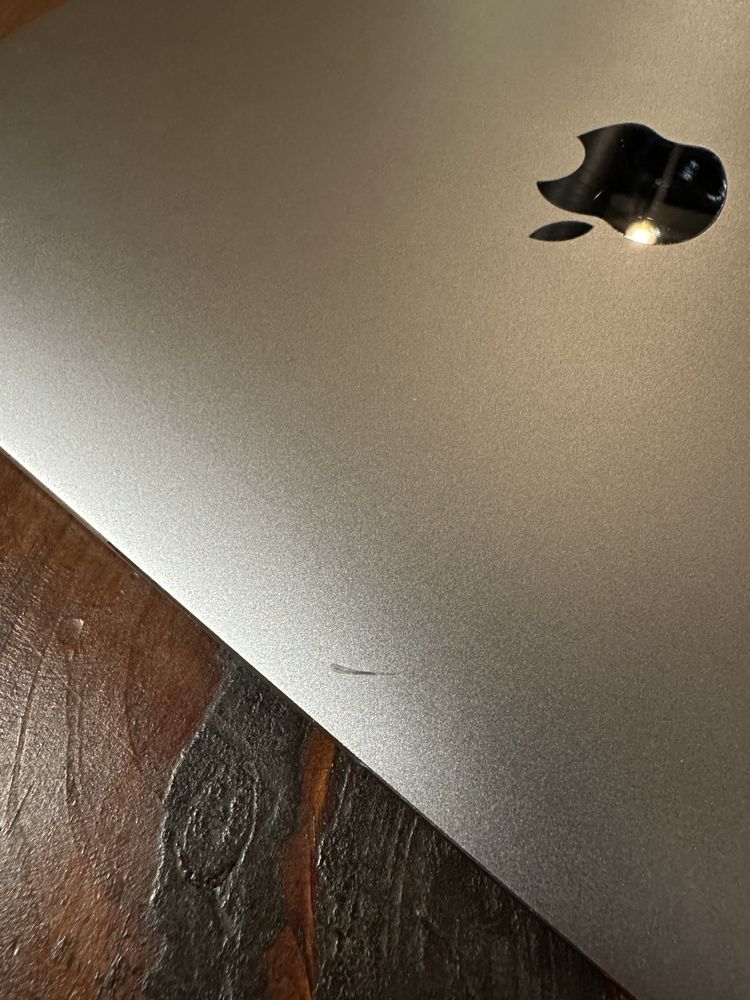 Macbook pro A1708 8/256