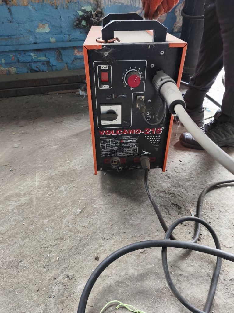 Зварювальний півавтомат Energy Volcano 216