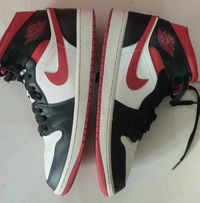 Nike air Jordan 1 Mid red Gym black
