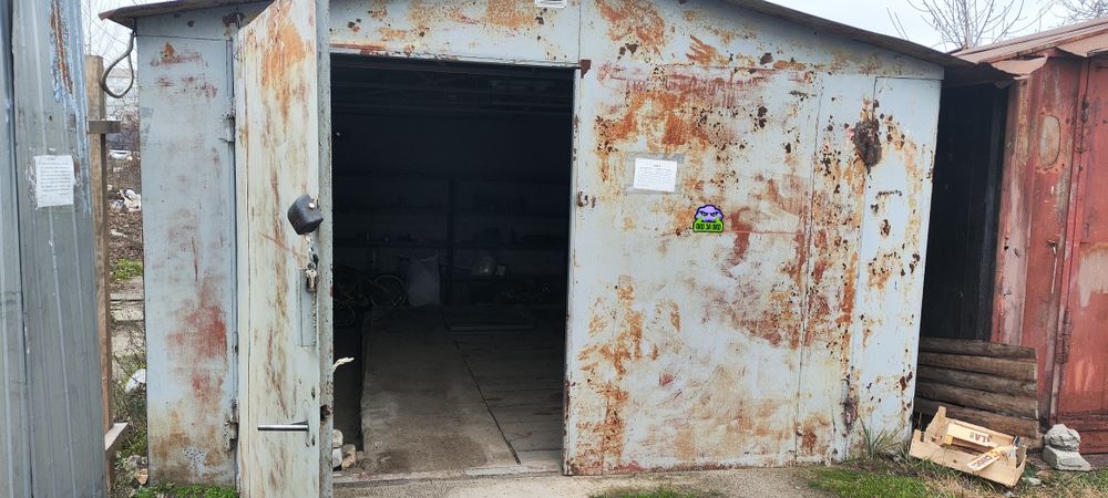 Гараж металевий без місця