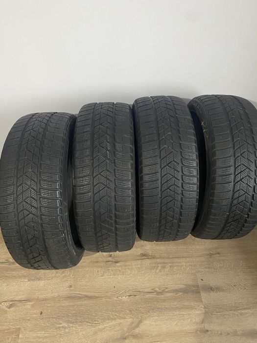Opony zimowe 235/45/19 Pirelli