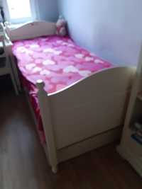 Łóżko drewniane piękne