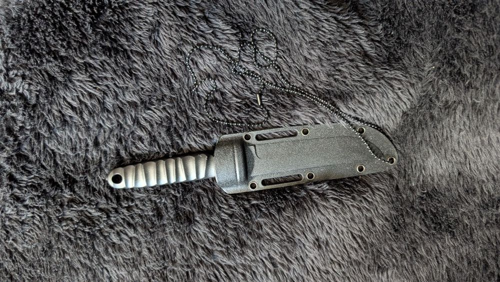 Черный длинный нож в кабуре на цепочке ножик кухонный для рыбы