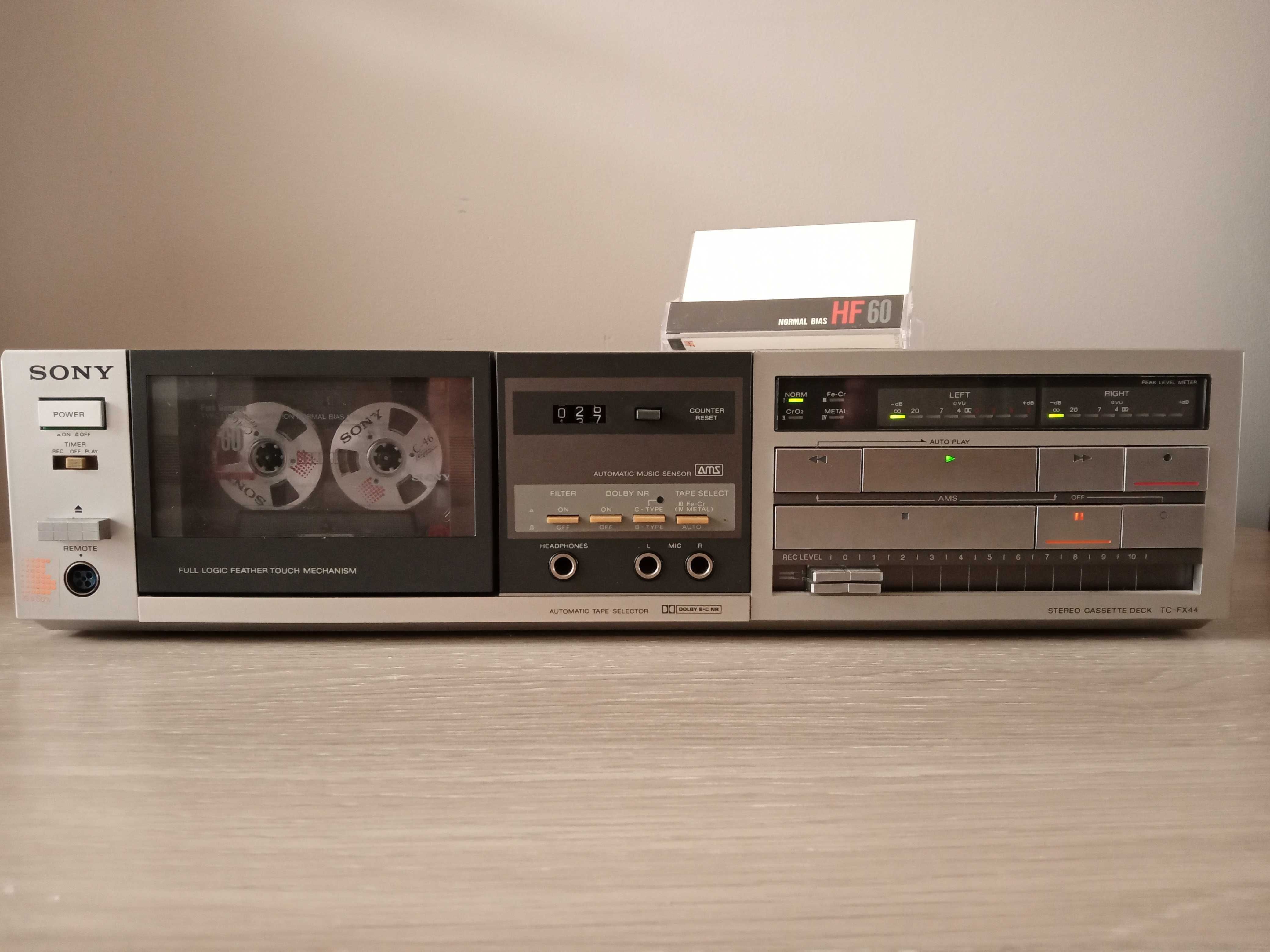 Magnetofon kasetowy deck Sony TC-FX44 lata 80-te.