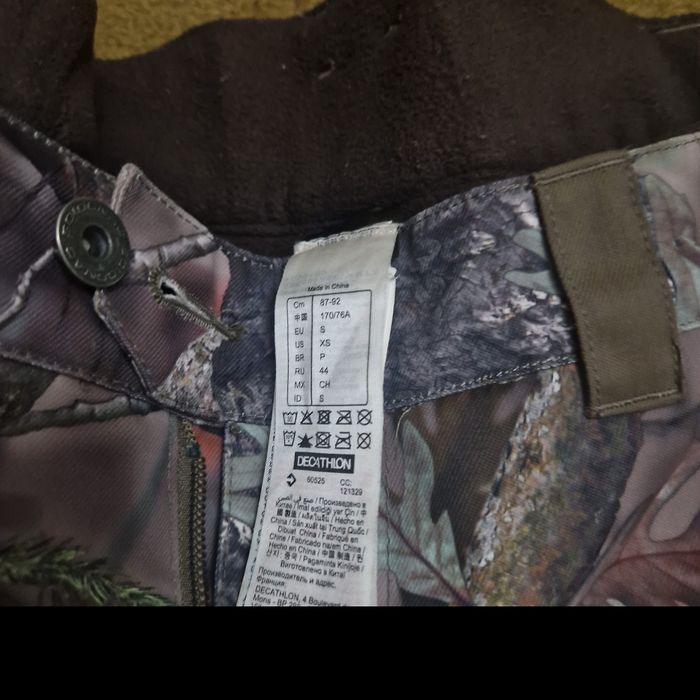 Calças camufladas novas Decathlon