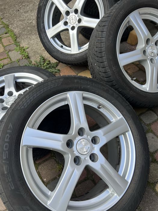 Felgi alu 5x114,3 r17 lexus/opony zimowe Nokian 225/50