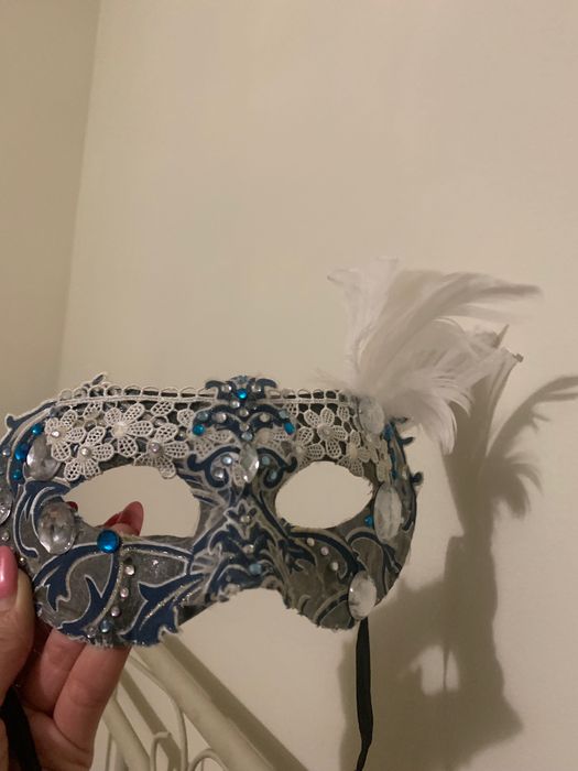 Маска карнавальна