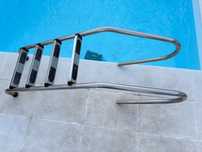 Esacada de piscina em inox 4 degraus