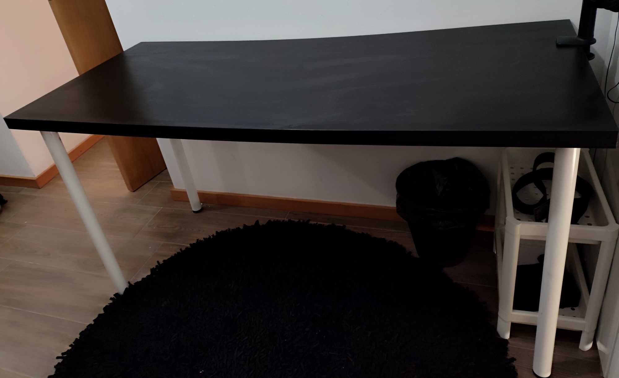 Vendo mesa e cadeira de escritório