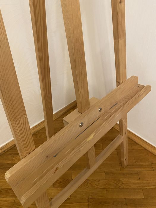 Мольберт деревʼяний