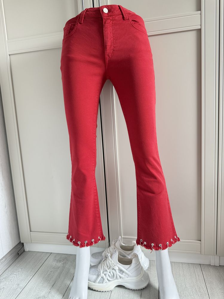 Pinko nowe jeansy 7/8 czerwone flare zdobione nogawki 26 s