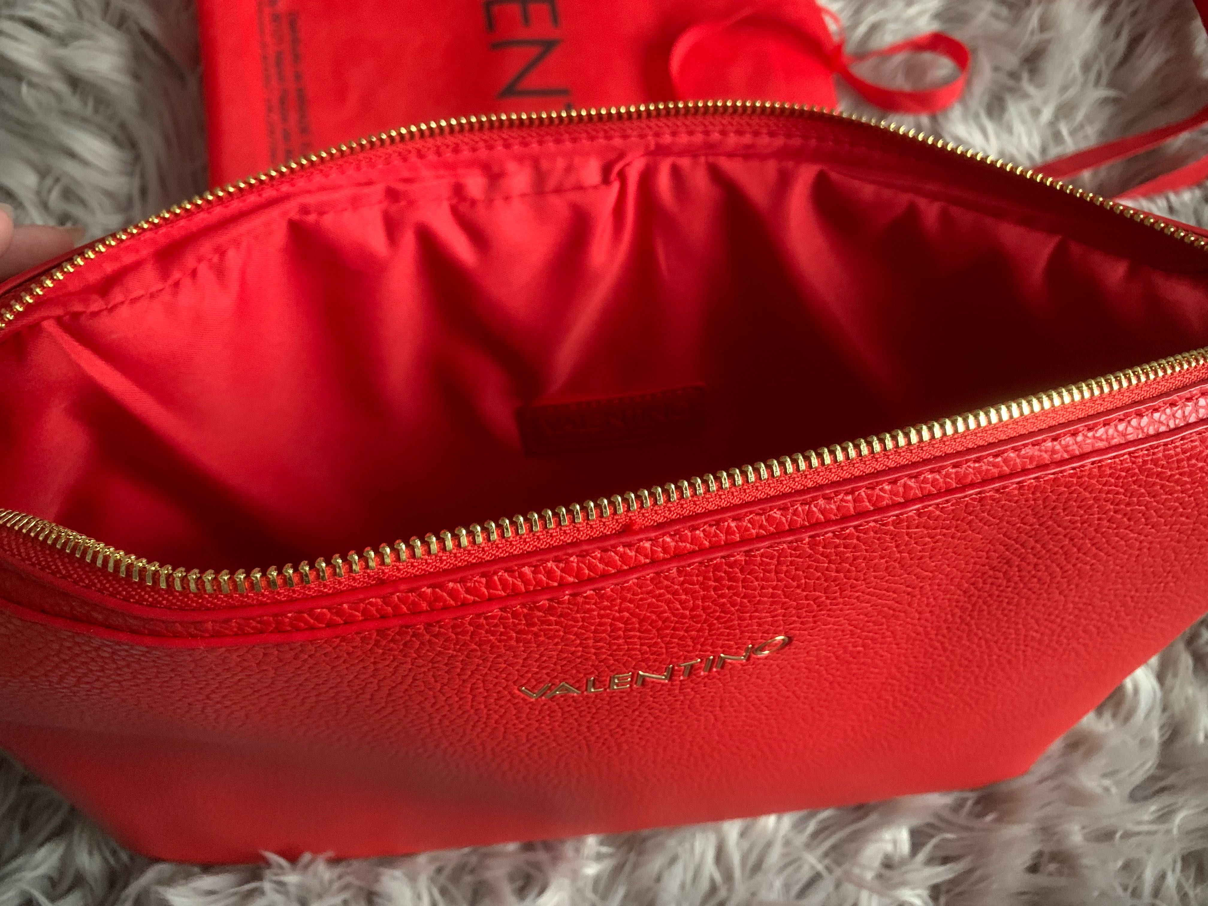 Valentino czerwona torba na laptopa