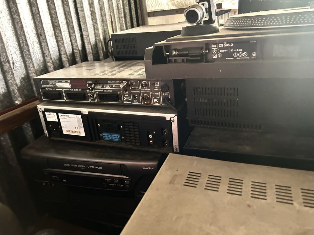 Stare magnetowidy odtwarzacze na kasety VHS PRL