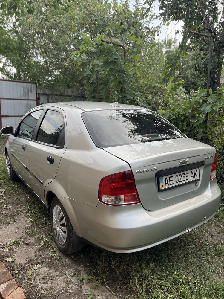 Продам Aveo T200.
