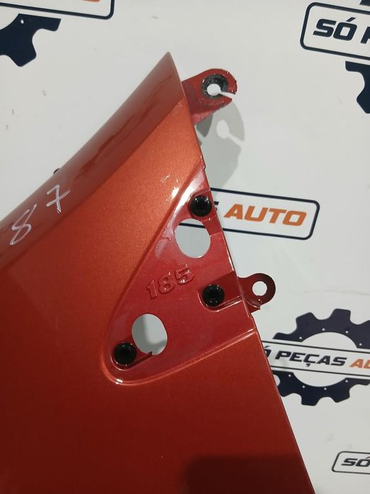 GUARDA LAMAS ESQUERDO VERMELHO RENAULT CLIO III 1.4 16V 2005-2012 A...