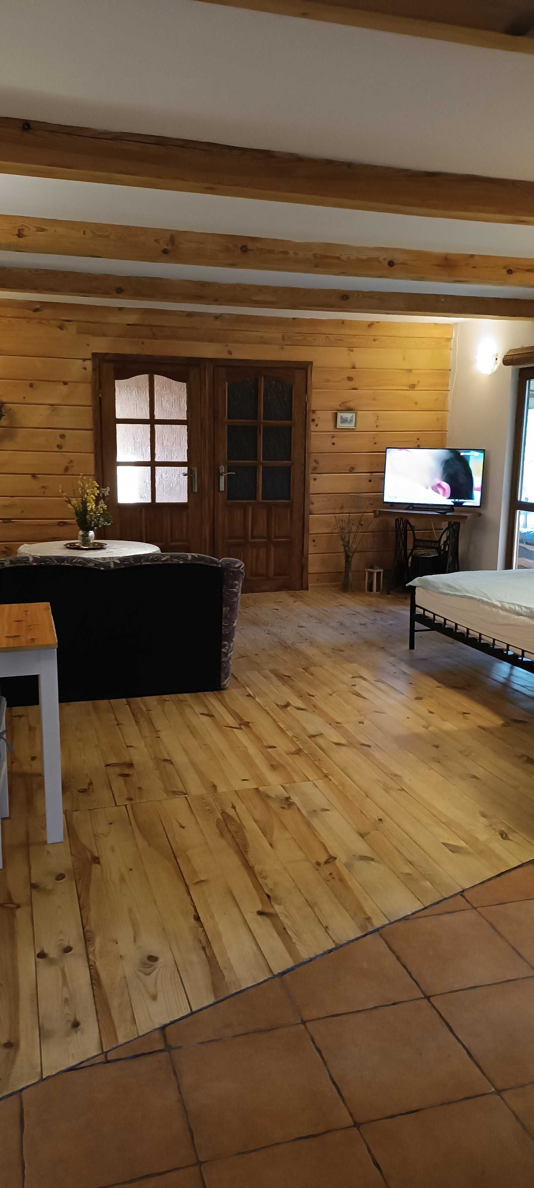 Dom  70m  nad jeziorem