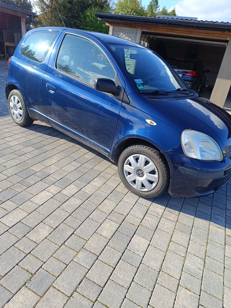 Toyota Yaris 2003r