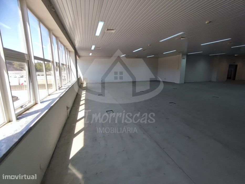 Escritório para arrendamento em edifício na Póvoa de Santa Iria