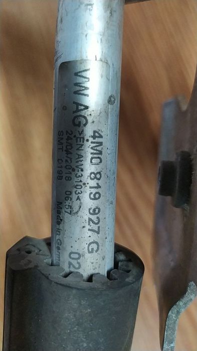 Porsche cayenne 9y0 патрубок охолодження 4m0819927g