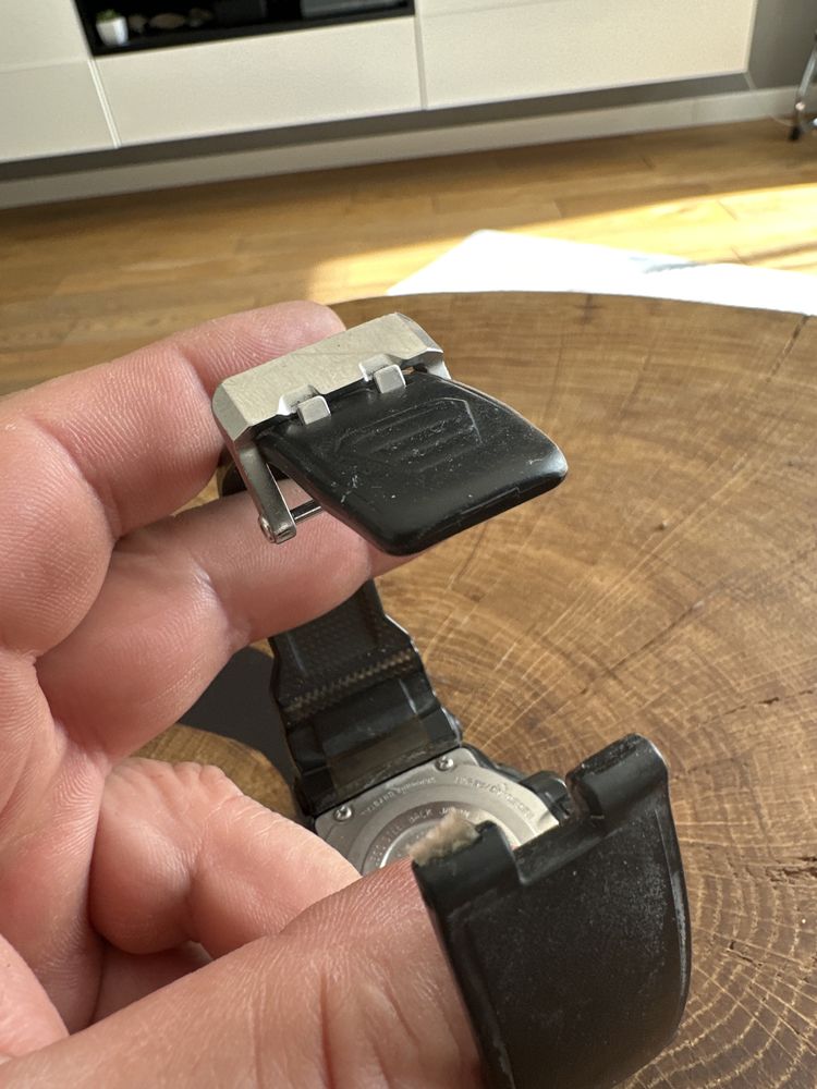 Casio GPW 2000 uszkodzony pasek