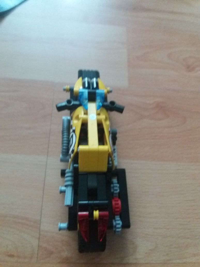 Lego Technic 42058 Motor z Napędem Sam Jeździ Instrukcja Jak Nowy