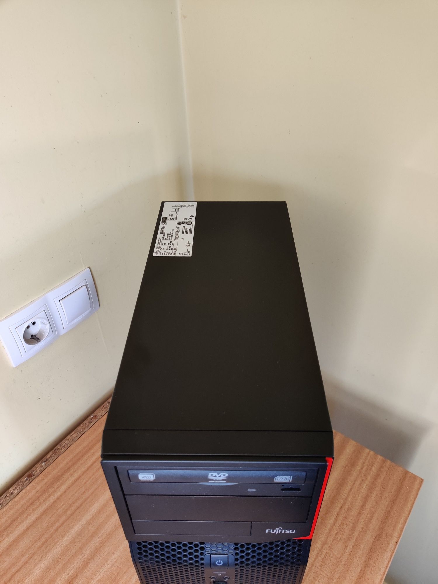 Computador Fujitsu Esprimo P556 (I7)