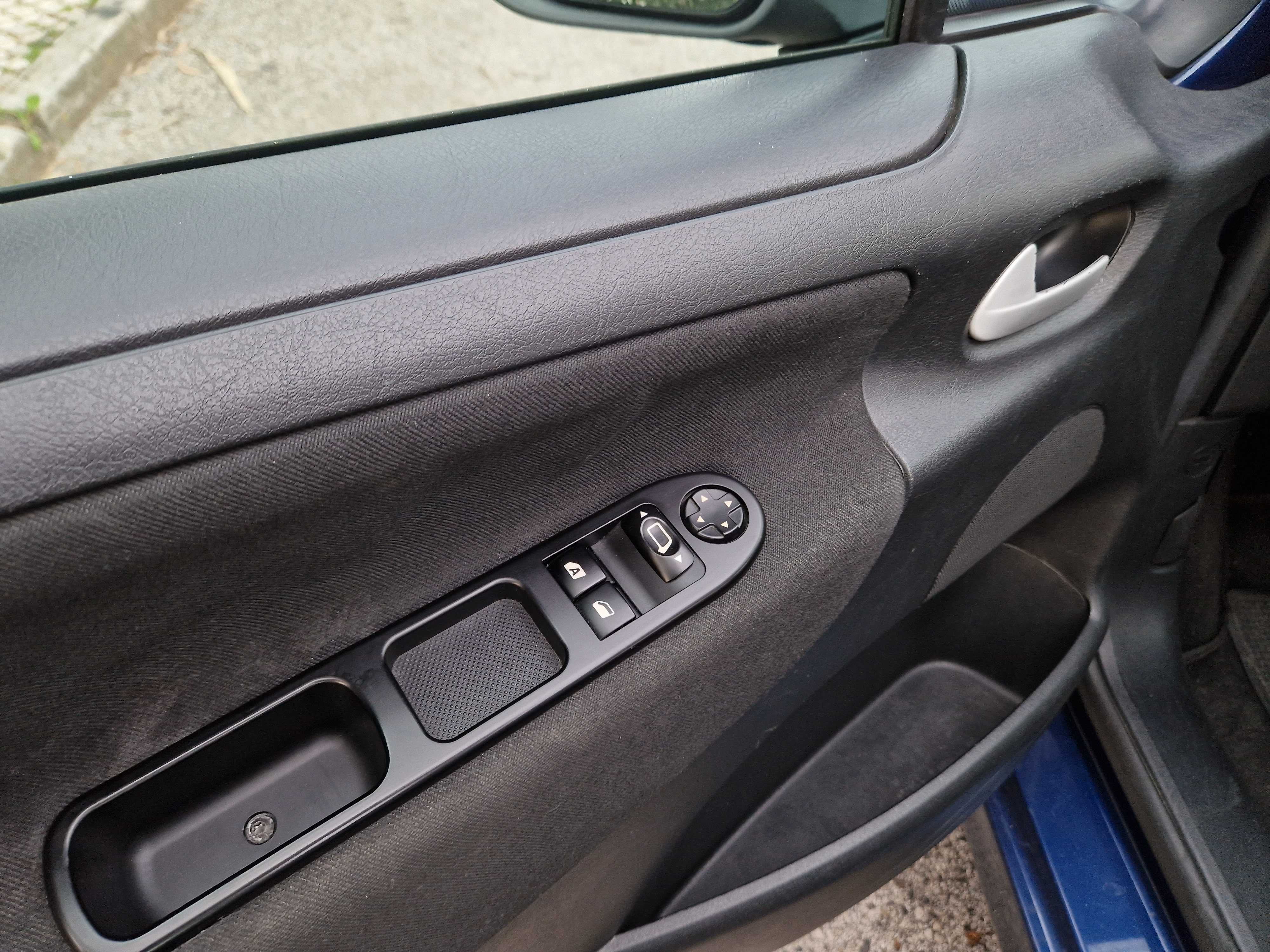 Peugeot 207 1.4 VTi, 95cv