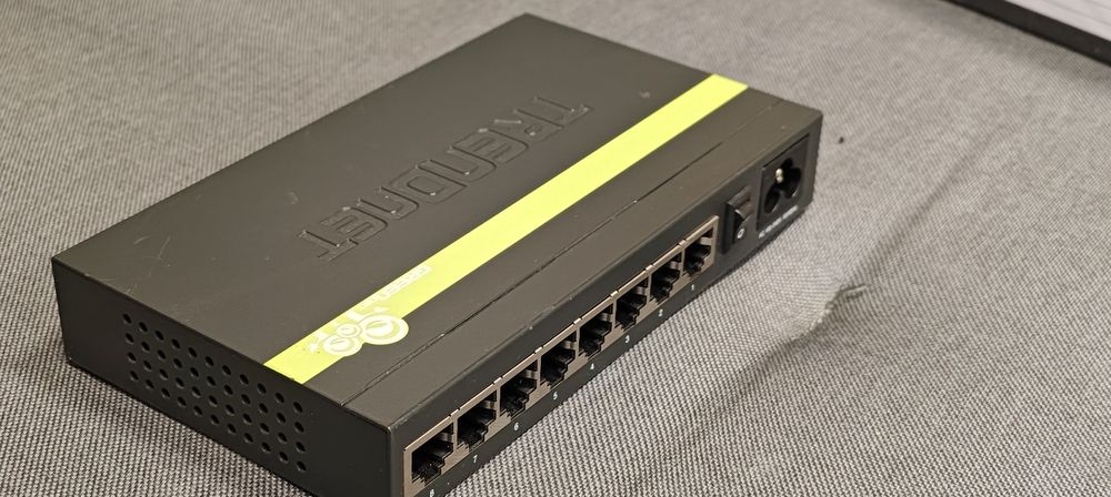 Switch sieciowy Ethernet 10/100/1000 1G desktop metal