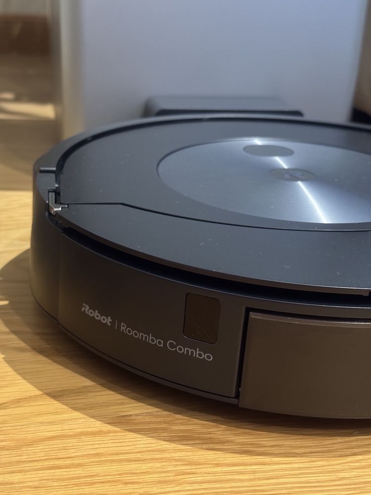 Robot aspirador e mopa Roomba Combo® j7