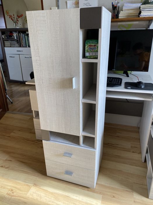 Mała komoda szafka na książki ubrania z szufladami agata meble ikea