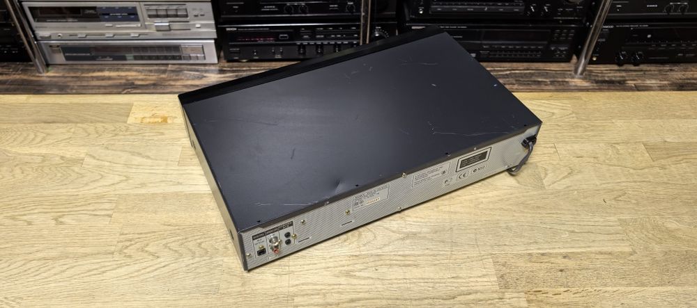 CD-програвач Sony CDP-XE570