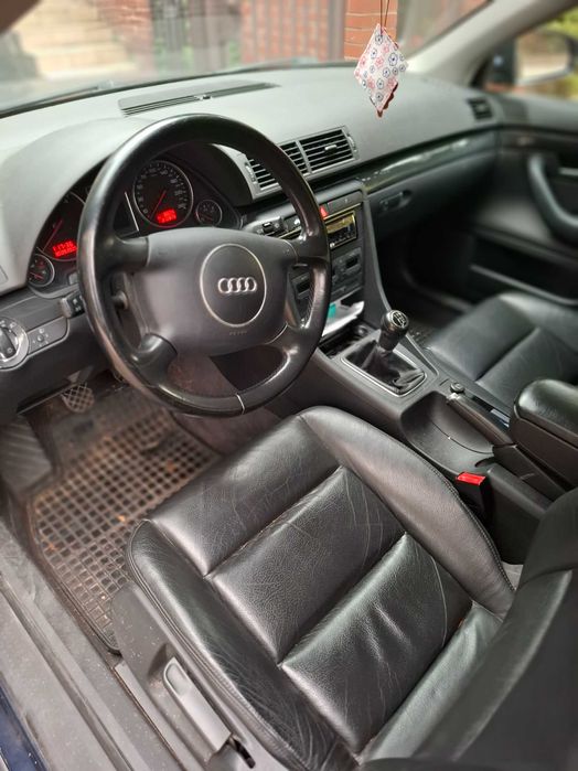 AUDI A 4 1,9 TDI 2004 ROK