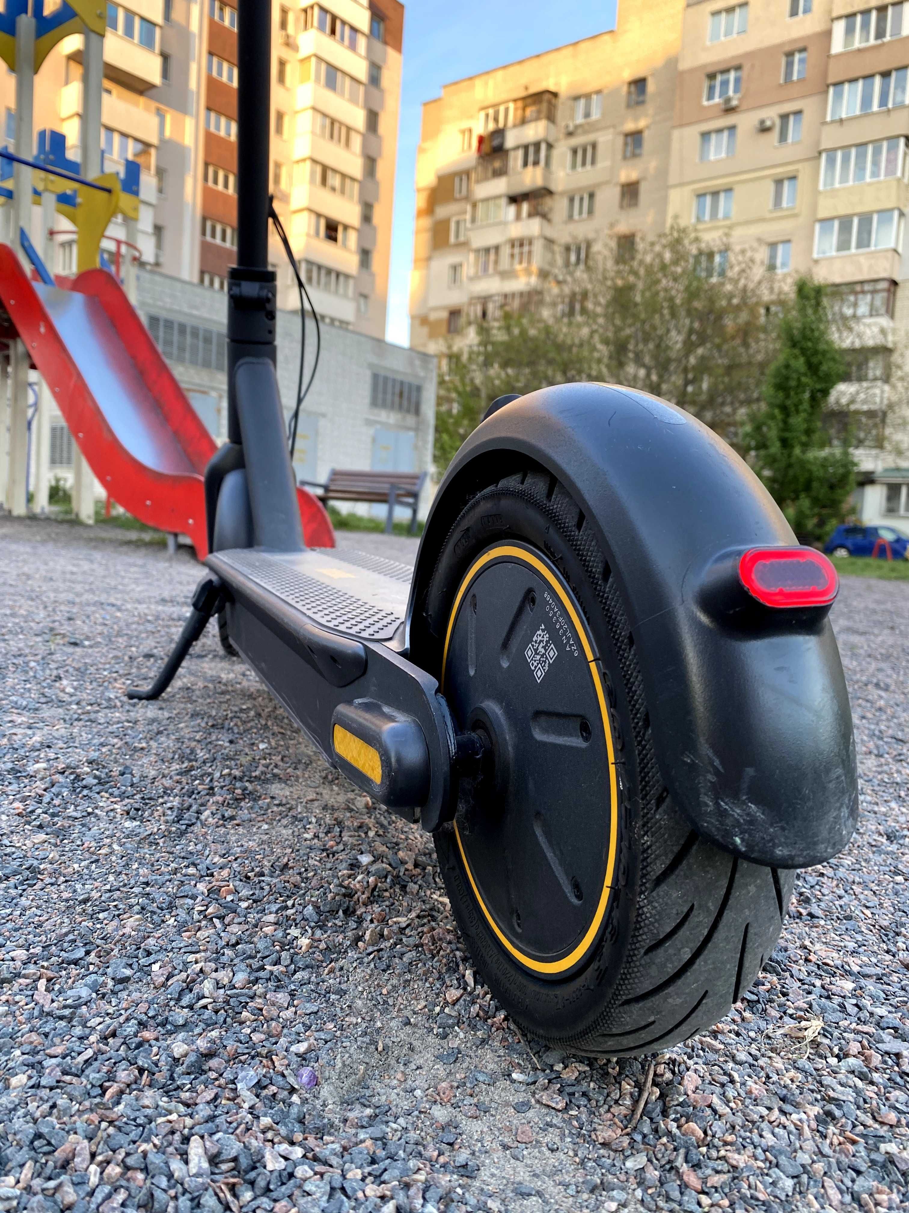 Електросамокат Ninebot MAX G30