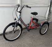 Bicicleta Tres Rodas com pouco uso