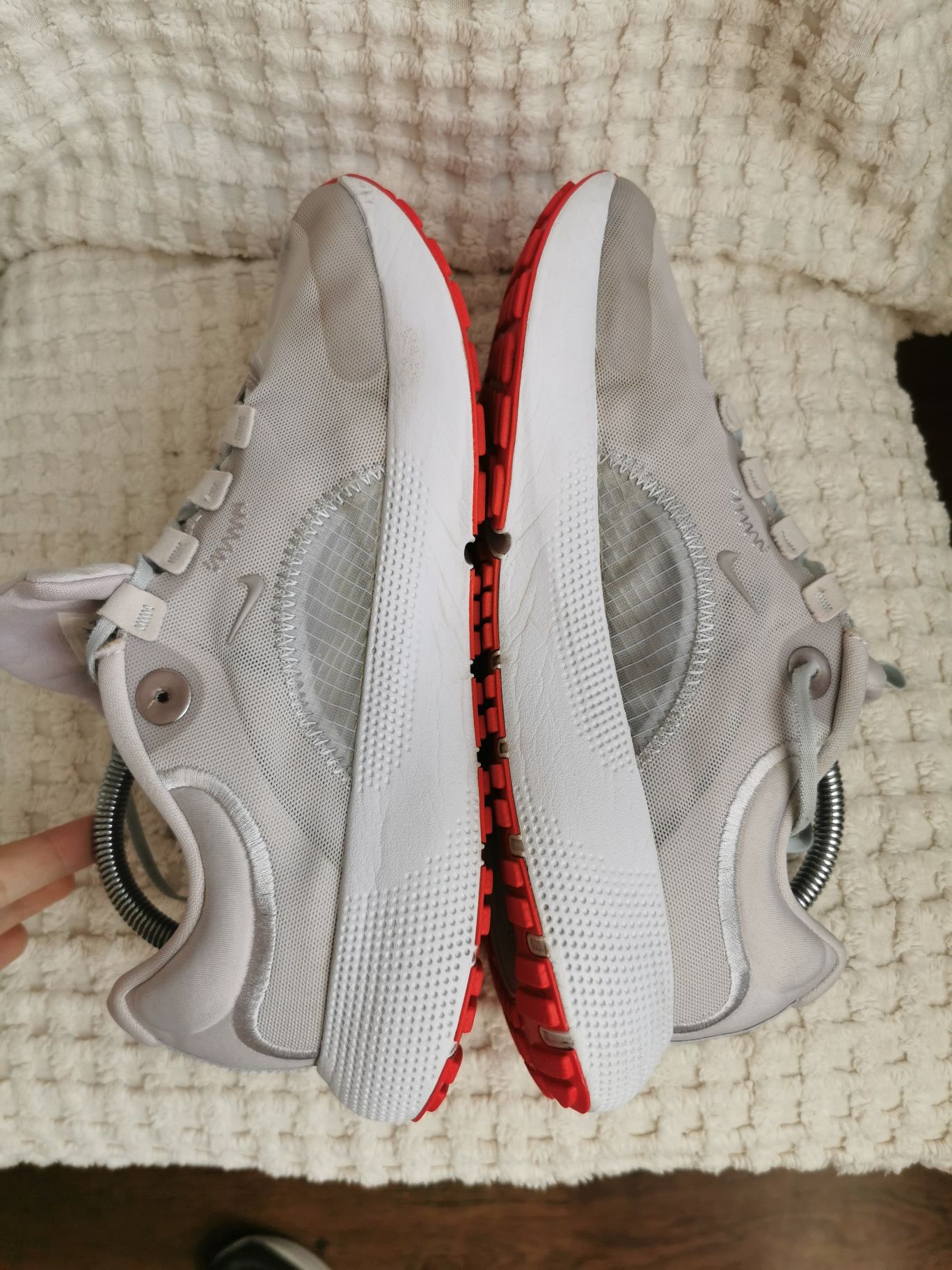 Buty sportowe Nike React Escape Run r 40,5