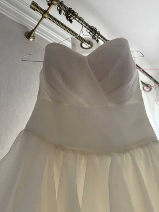 Продам весільну сукню