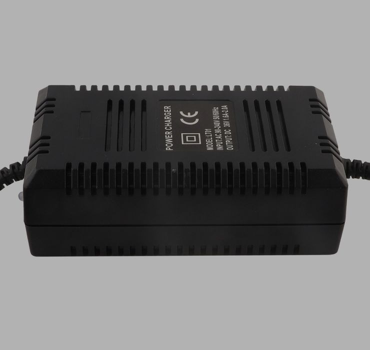 Ładowarka do hulajnogi elektrycznej 1,6-2,0A