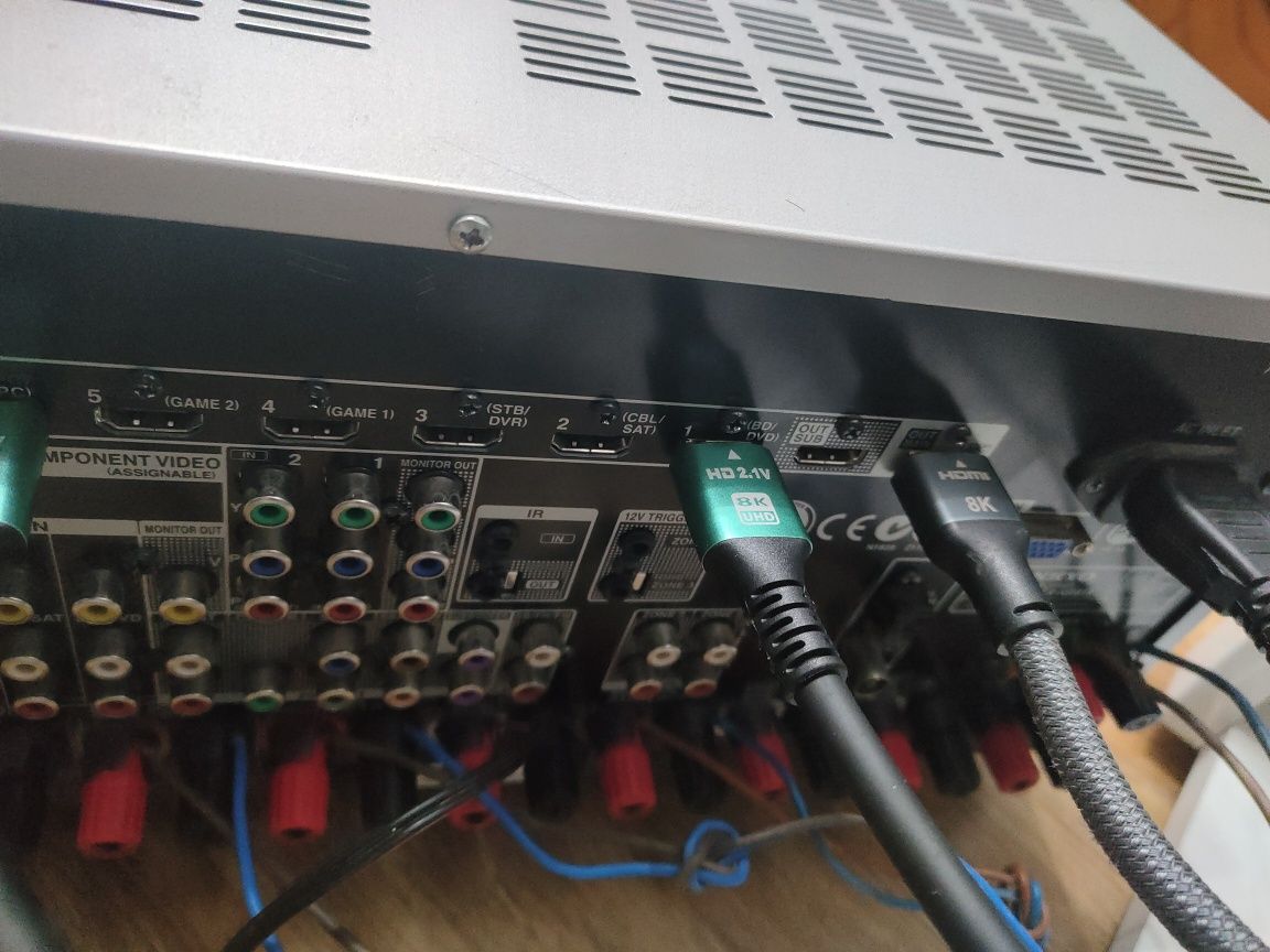 Amplituner Onkyo TX-NR818