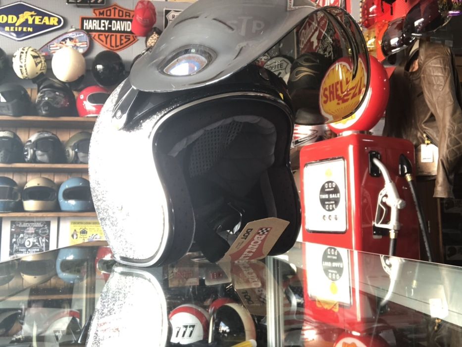 Suporte Viseira Capacete BILTWELL Bell universal café racer Harley hd