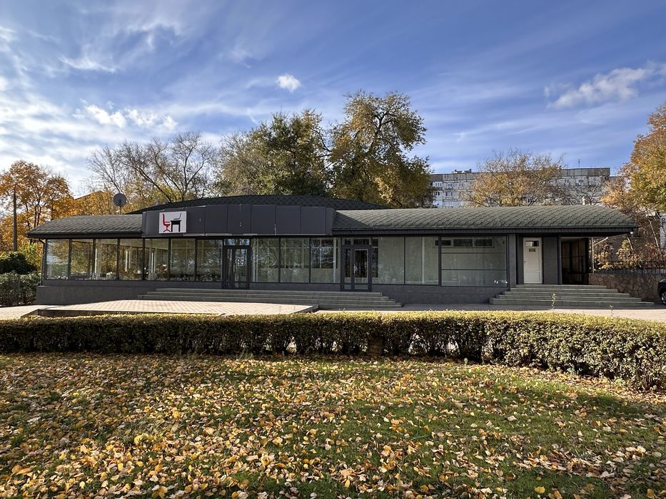 Продам магазин  та кафе  пл. 325 м.кв.