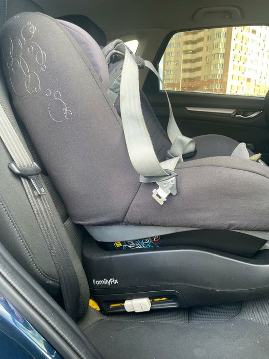 Дитяче автокрісло maxi cosi pearl з базою family-fix 
+чехол