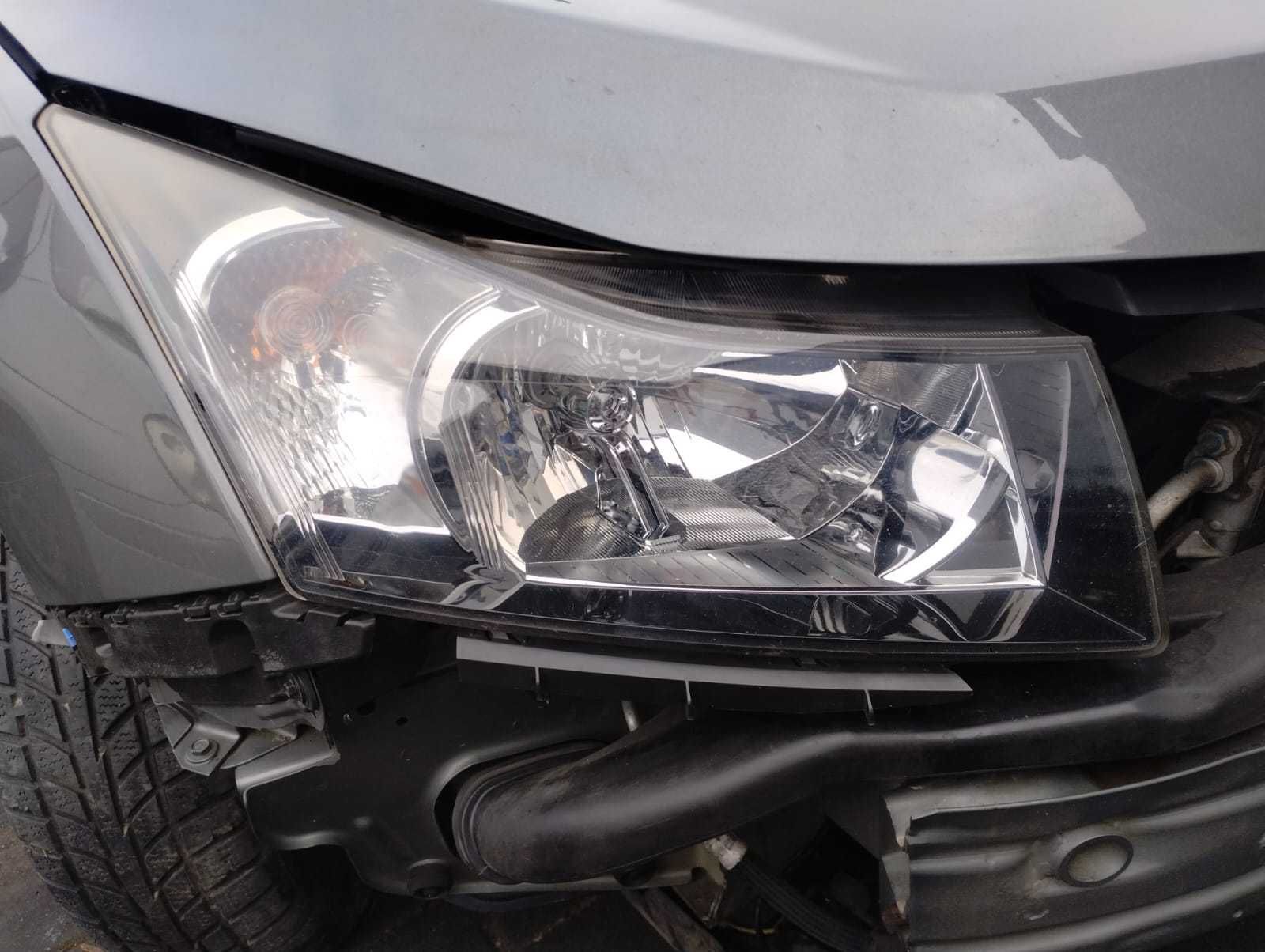 Lampa przód przednia prawa Chevrolet Cruze 08-, części
