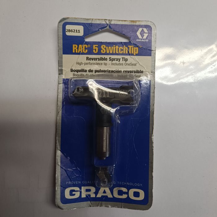 Dysza malarska GRACO RAC5 211 koloru czarnego + uszczelka